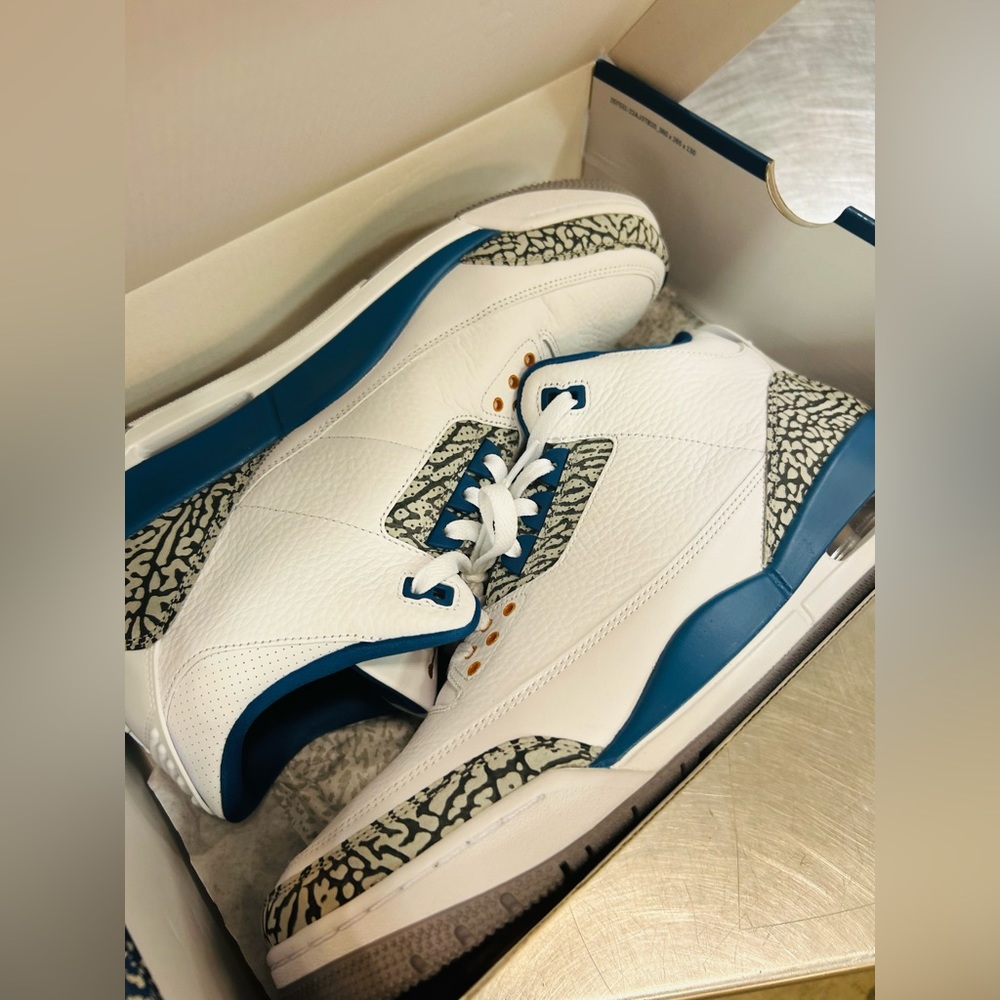 Jordan 3 Retro OG “ Wizards” - Picture 5 of 5